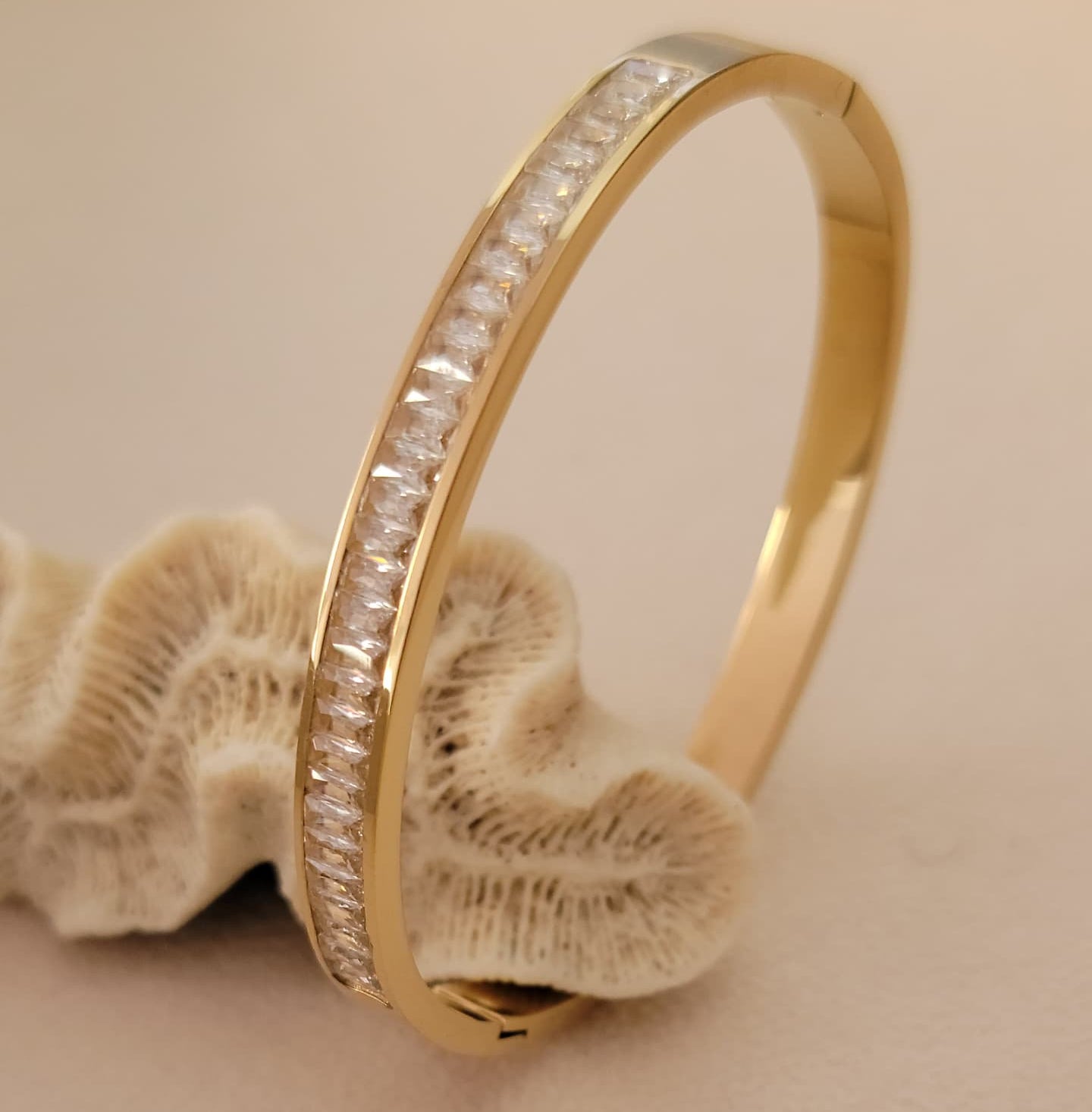 Stones bangle