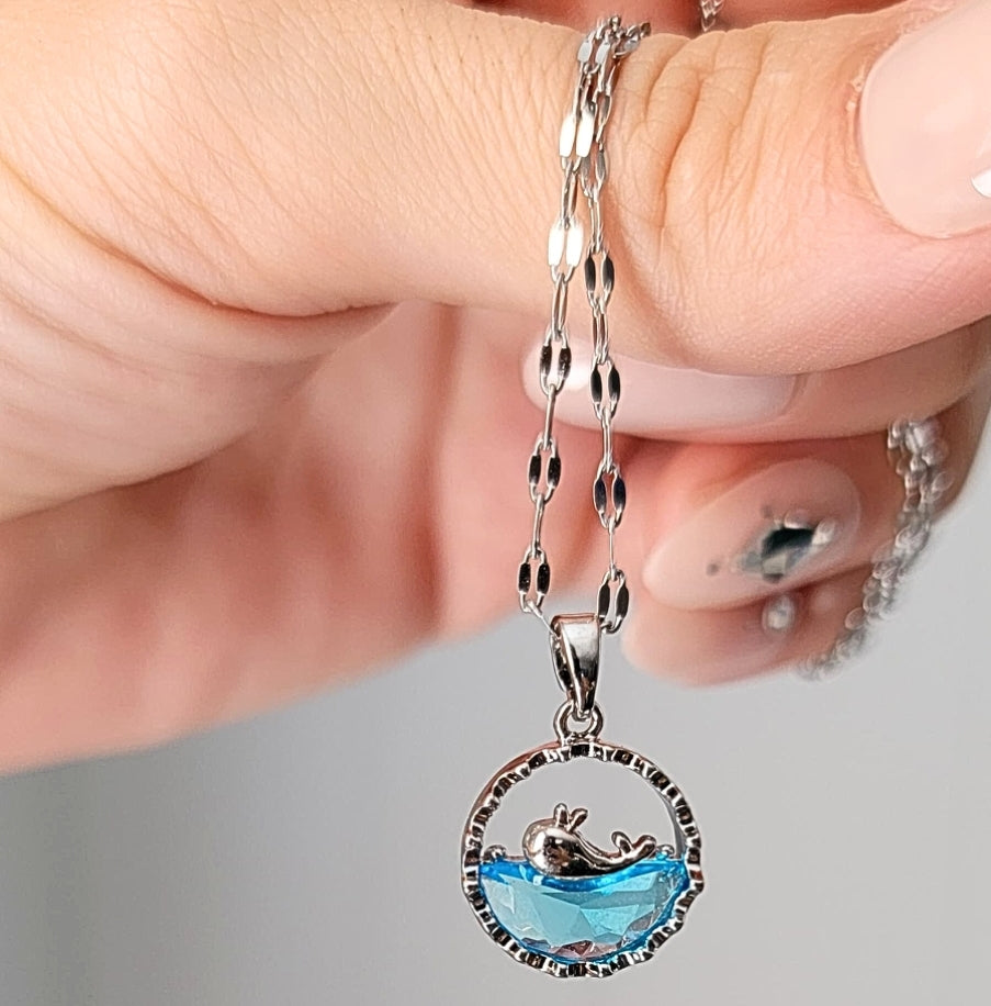 the whale Necklace